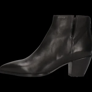 Finja 8-Melvin & Hamilton Sale